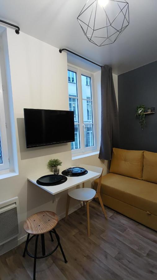 Studio Confortable Au Coeur De Ruan Exterior foto